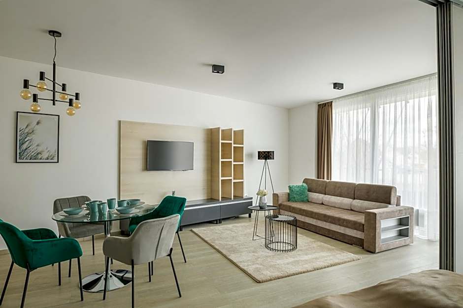 Parizs Garden Apartments