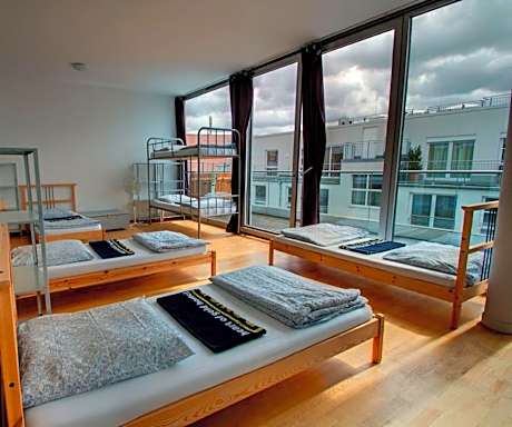 Bed in 6-Bed-Dorm Female Ensuite