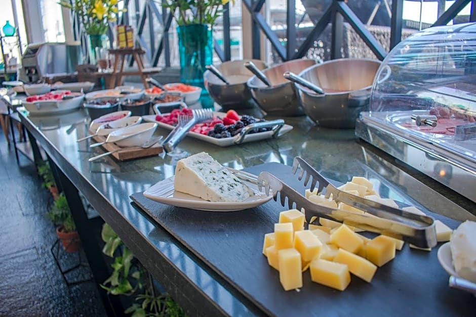 Square Small Luxury Hotel