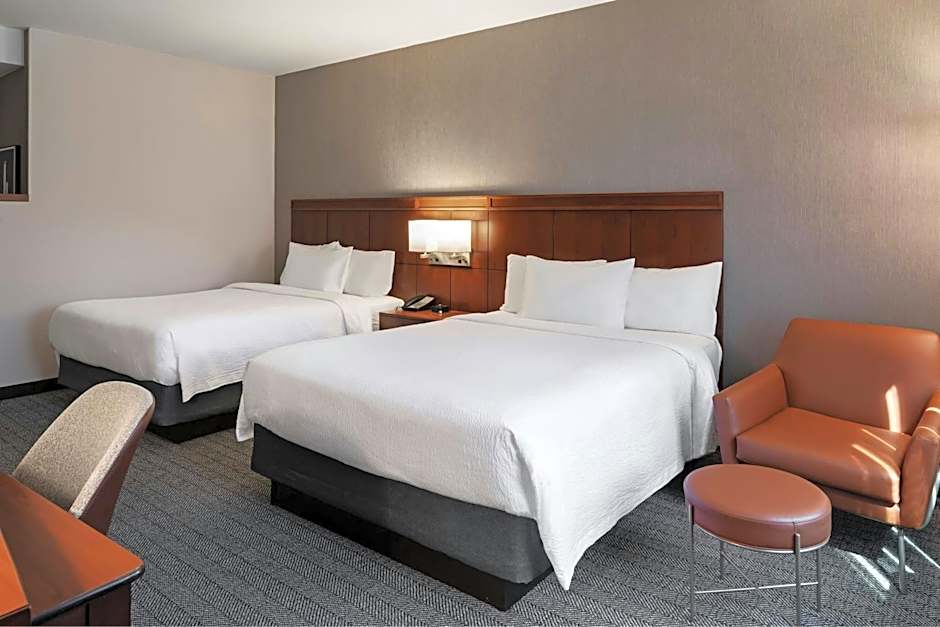Courtyard by Marriott Long Beach Airport