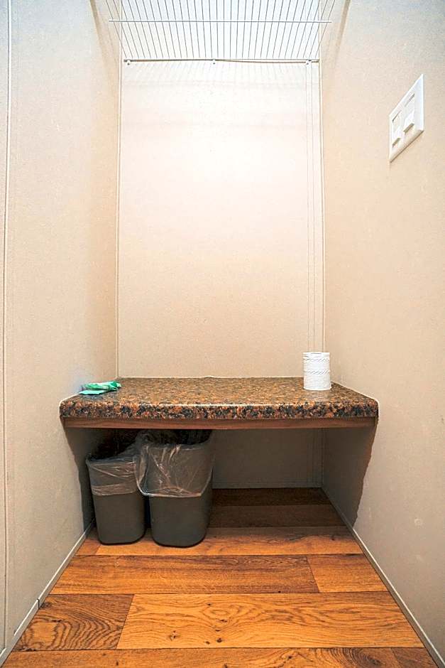 Grand Eagle Ford Lodge & RV Park