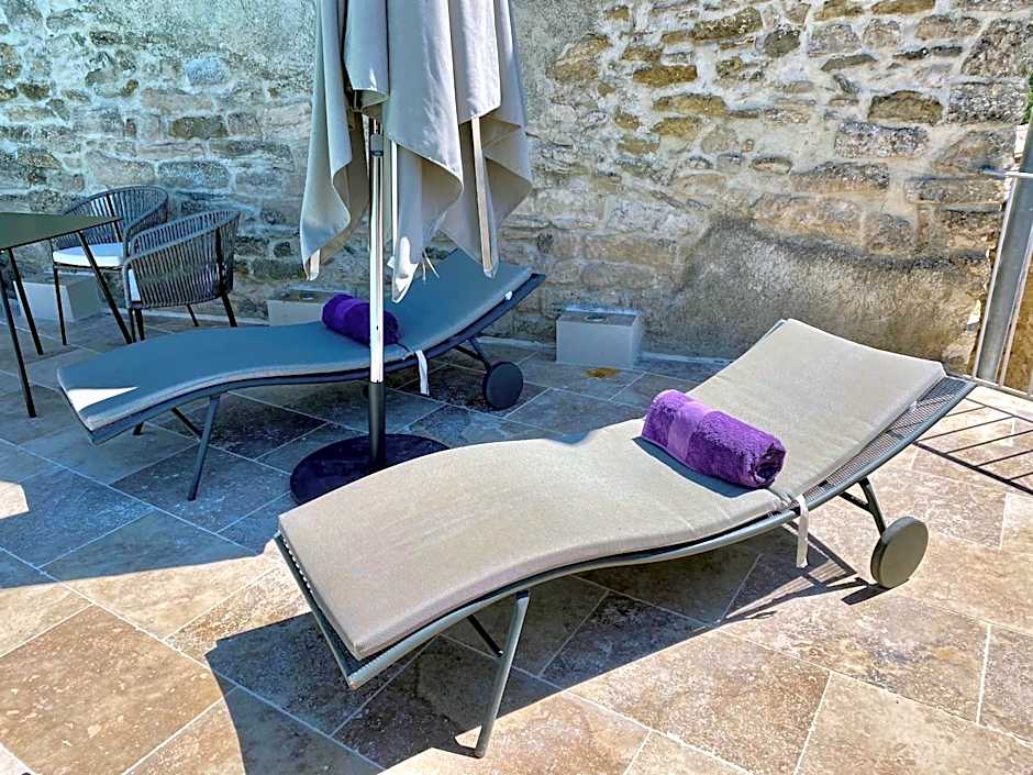 La Maison des Vendangeurs - TABLE D'HÔTES le soir du jeudi au dimanche- Jacuzzi - Balnéo SPA - ACCES PISCINE pour toutes les chambres sauf STUDIO COQUET- Piscine de mai à mi-octobre