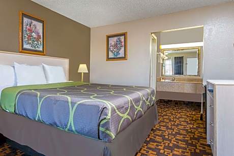 King Room - Mobility Access/Non-Smoking