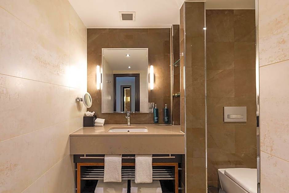 DoubleTree By Hilton London - West End