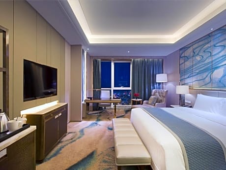 Grand Deluxe King Room