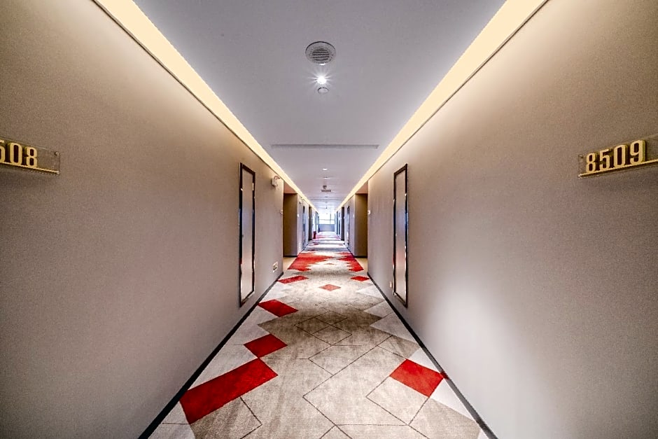 Borrman Hotel Tianmen New City