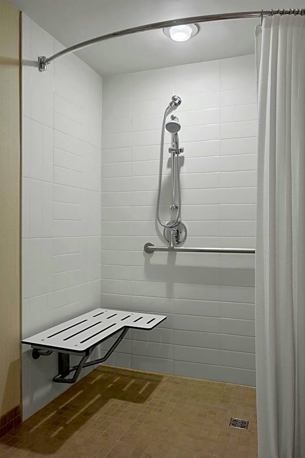 Delta Hotels by Marriott London Armouries