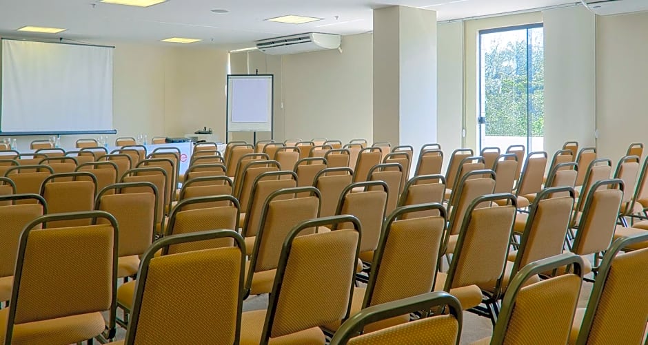 Tulip Inn Sao Luis Praiabella