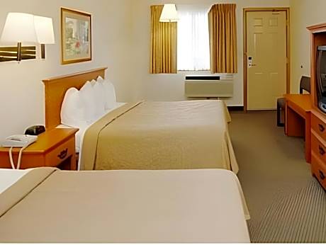 Queen Room with Two Queen Beds - Smoking