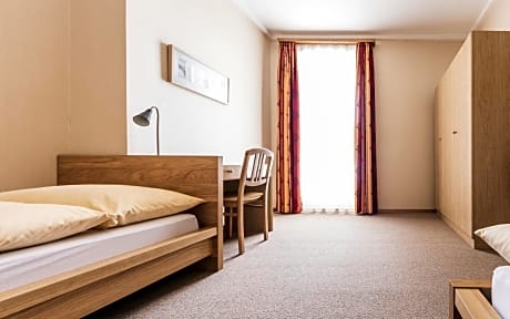 Twin Room with Shared Bathroom