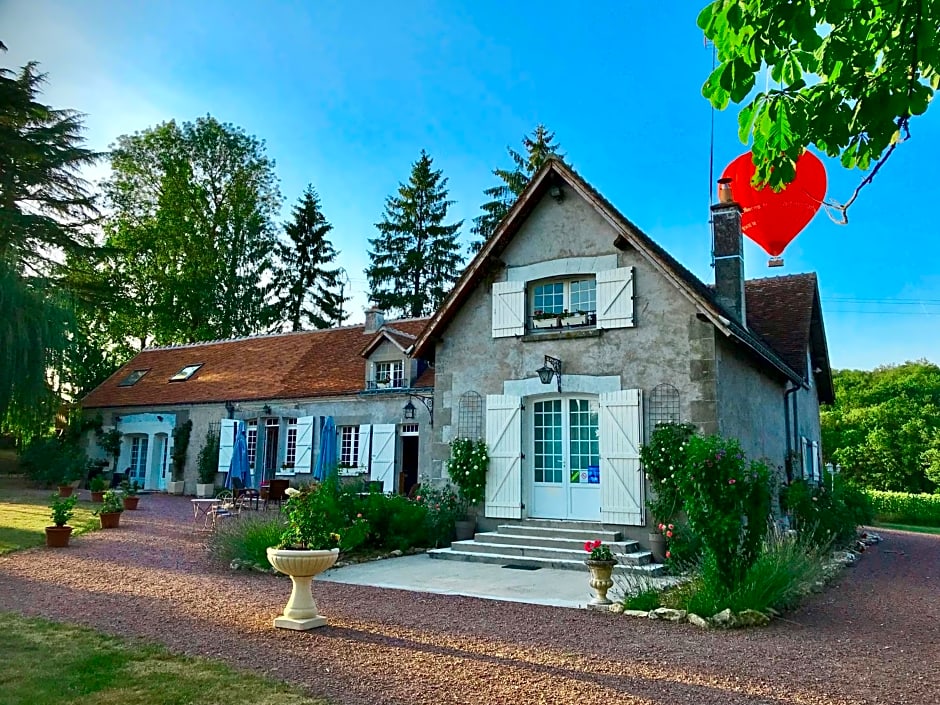 Sans Souci Bed and Breakfast Luxe Heated Pool and Restaurant