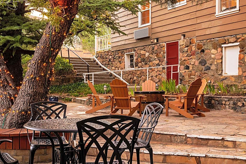 Prescott Pines Inn