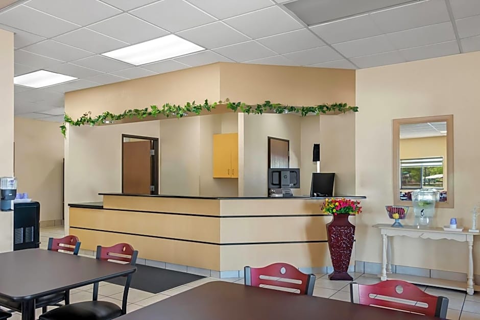 Super 8 by Wyndham Santa Rosa