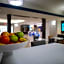 La Quinta Inn & Suites by Wyndham Houston - Normandy