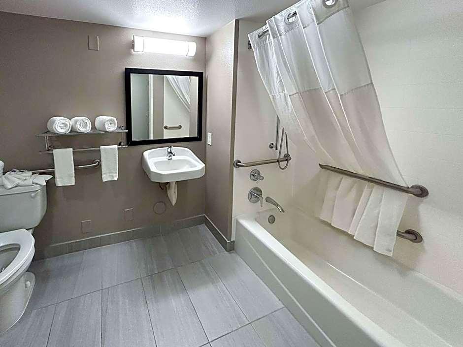 Studio 6 Suites Carson, CA