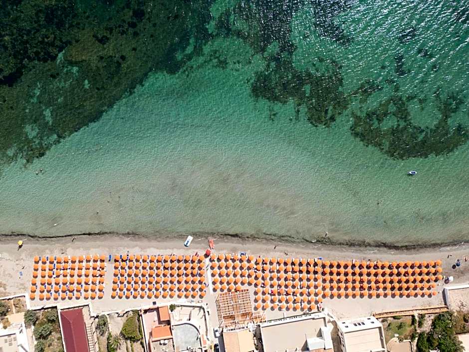 Delfino Beach - CDSHotels