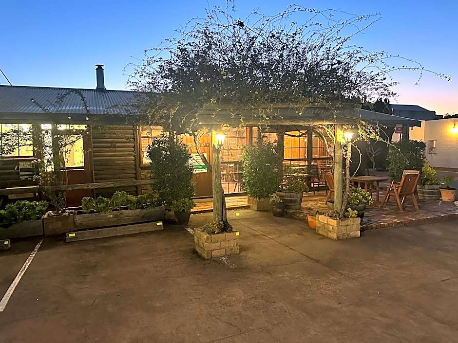 Banjo Paterson Motor Inn