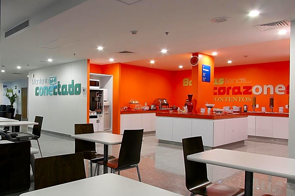 One Guadalajara Periférico Poniente