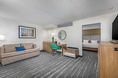 One King Bed Jacuzzi