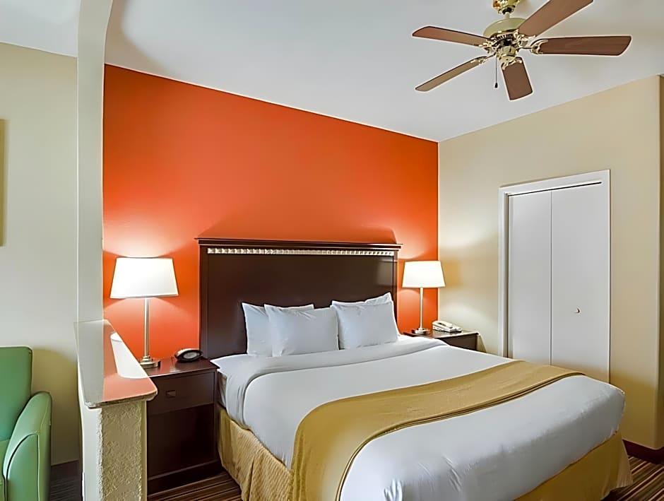 Quality Suites Houston North - Spring