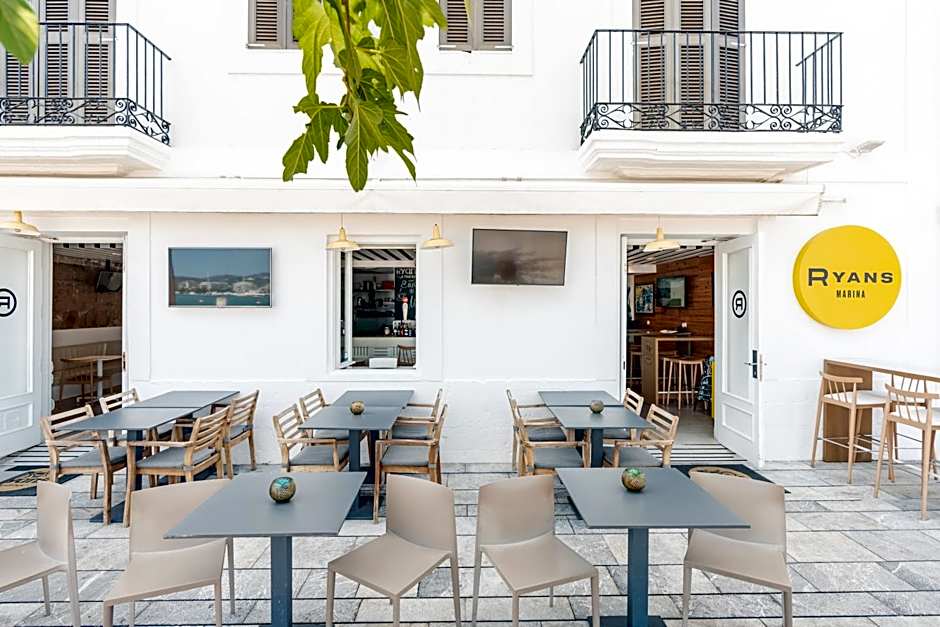 Ryans La Marina