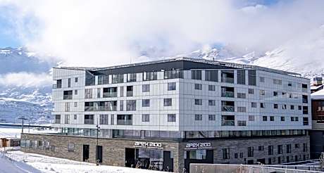 Apex2100 International Ski Academy Tignes