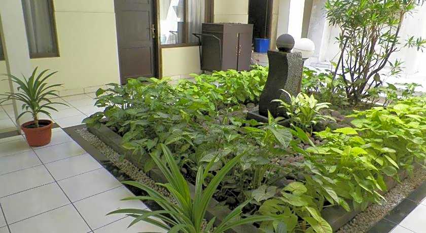 RedDoorz @ Jalan Sriwijaya Semarang