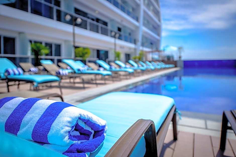 Wyndham Manta Sail Plaza Hotel and Convention Center
