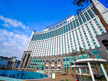 FLC Halong Bay Golf Club & Luxury Resort