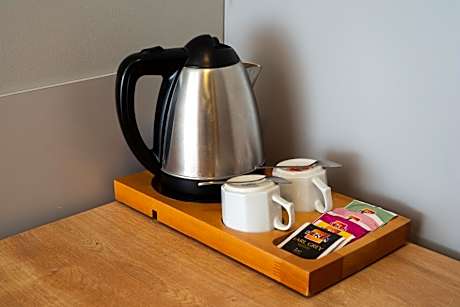 ANNEX BUILDING GARDEN FLOOR BALCONY ROOM