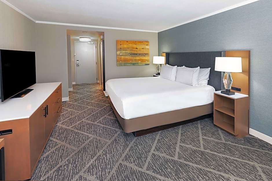 Photo 1 of 5 of 1 King Bed