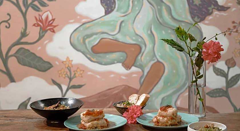 Dulan The Travel Bug Bistro Inn