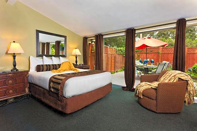 Monterey Peninsula Inn