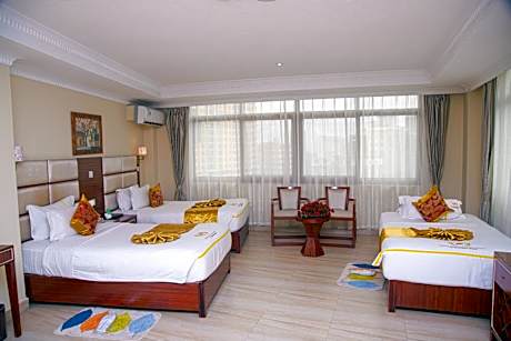 Grand Triple Room