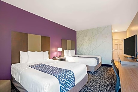 Queen Room with Two Queen Beds and Roll-in Shower - Mobility/Hearing Accessible - Non-Smoking