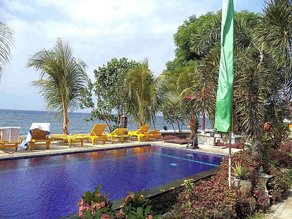 Tradisi Beach Front Villas