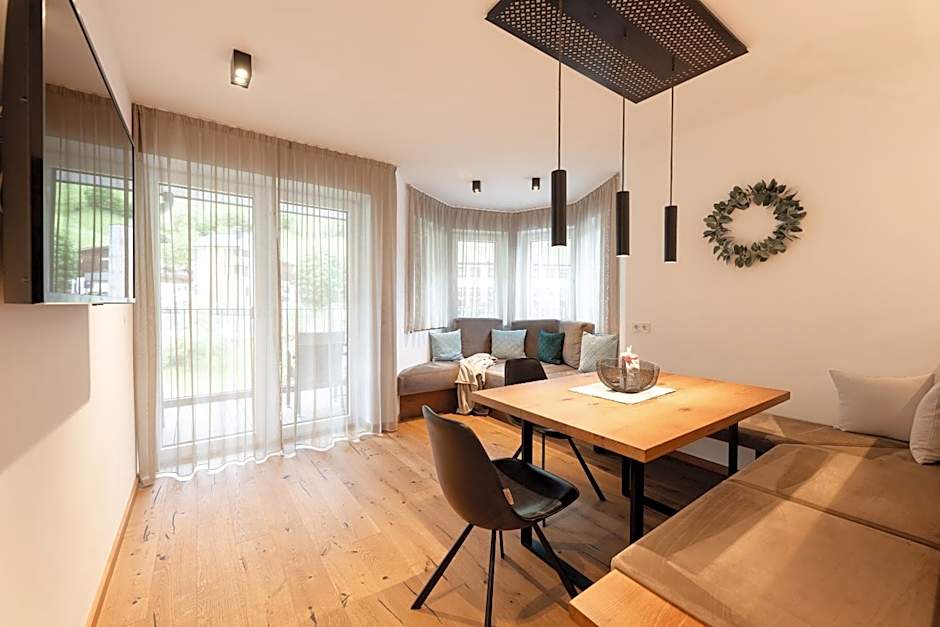 Max Mountain Apartments