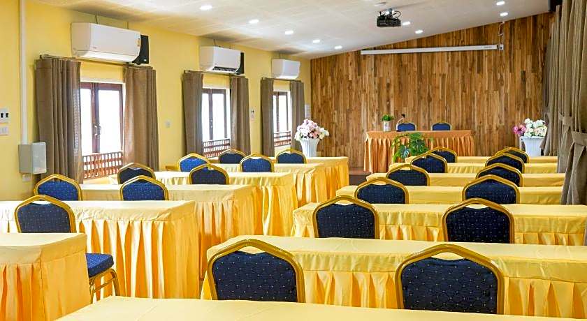 NonNee Lampang Hotel