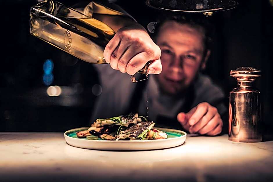 Carlton Square Hotel