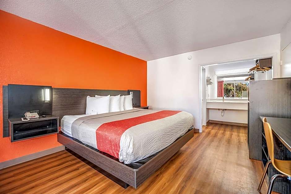 Studio 6 Florence, SC