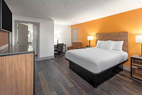 Two-Bedroom Suite with Two Queen Beds - Non-Smoking