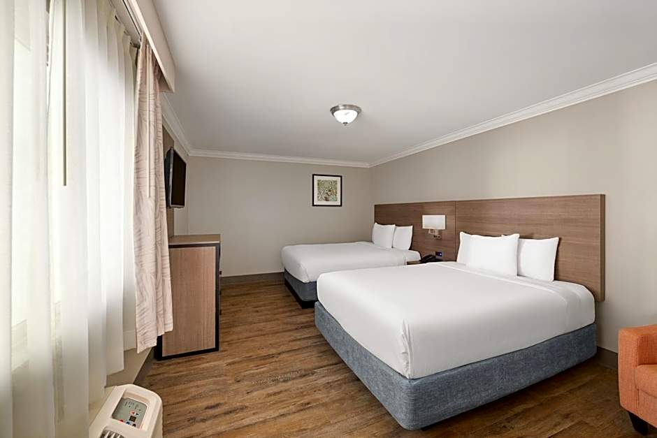 Solara Inn and Suites