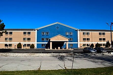La Quinta Inn by Wyndham Milwaukee Glendale Hampton Ave