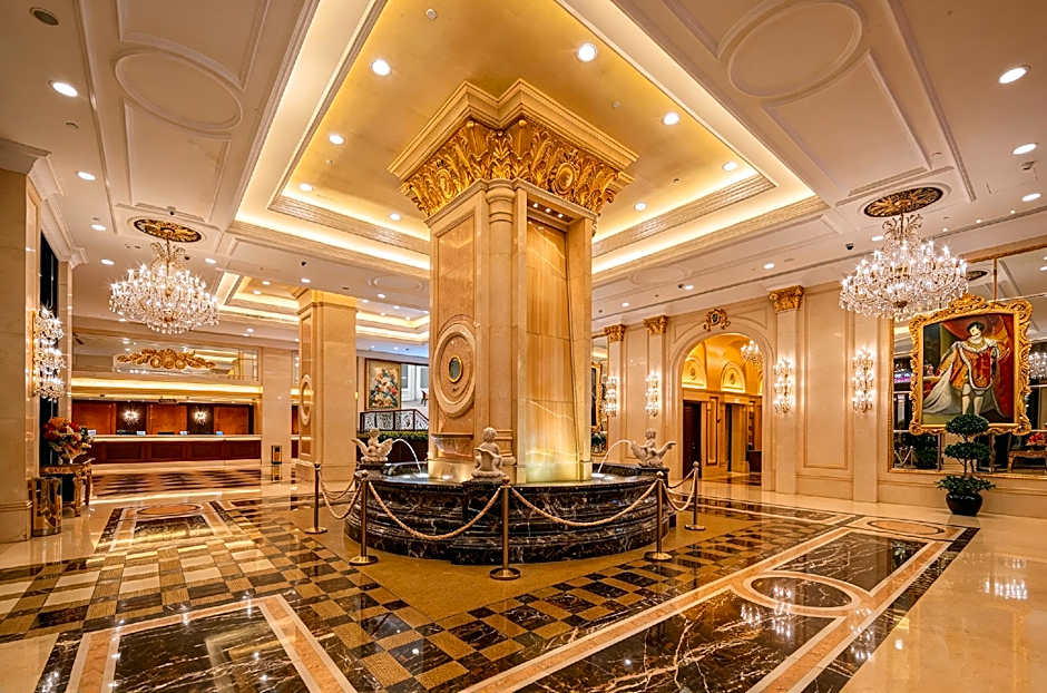 Grand Emperor Hotel