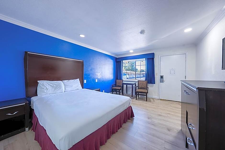 Town and Country Inn