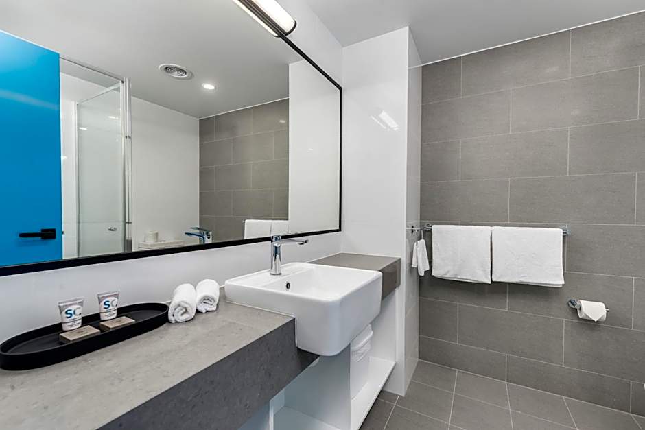 Thornton Executive Hotel