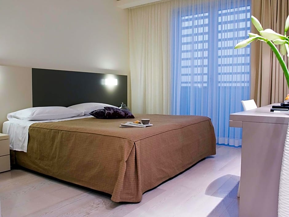 Hotel Cube