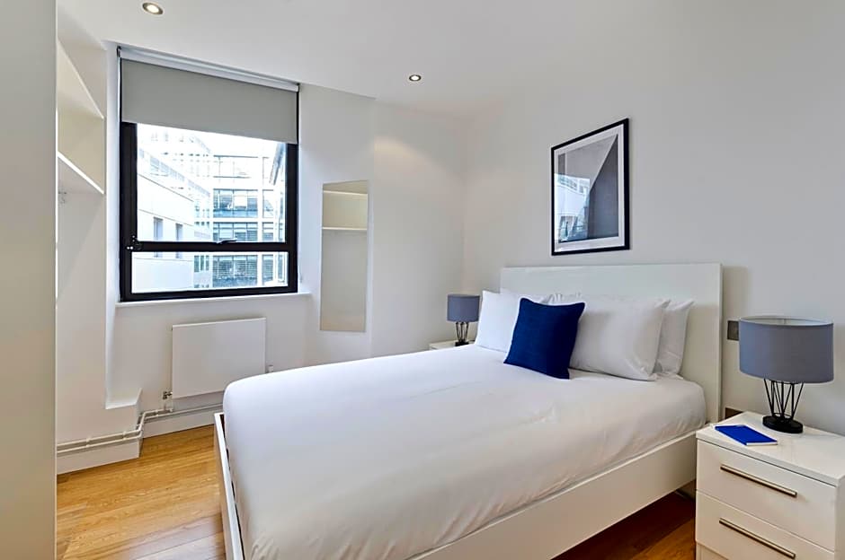 Red Lion Court by City2Stay