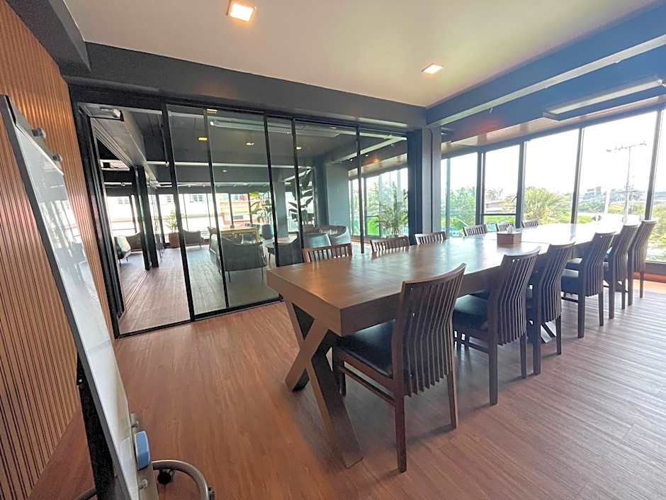 The Bedrooms Maeklong and Services Apartment