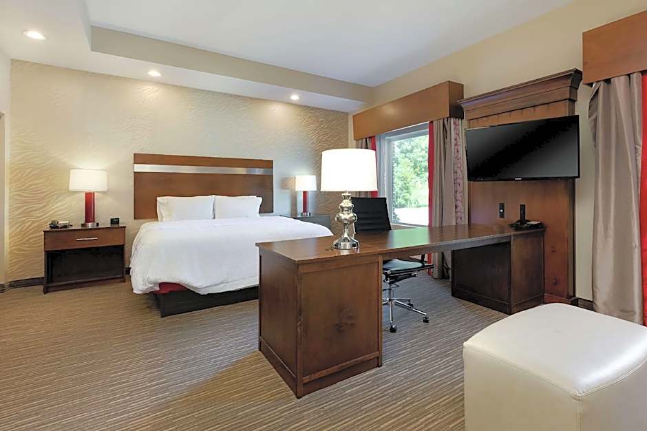 Photo 1 of 6 of Studio 1 King Bed, Mobility Accessible, Roll in Shower